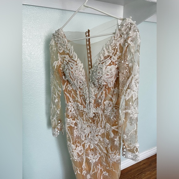 *BRAND NEW* VLORA KALTRINA ARUNA special occasion dress. - Picture 4 of 7